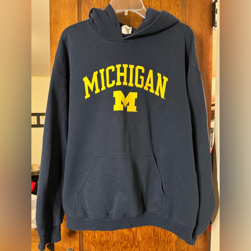 University of Michigan Heavyweight Hooded Gildan Sweatshirt Women’s SIZE LARGE